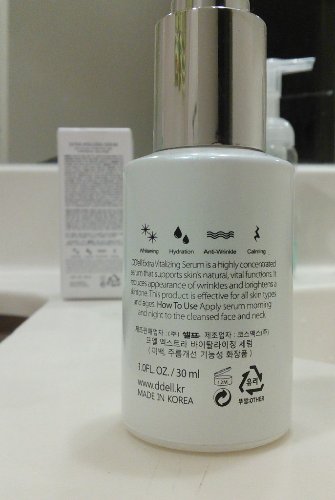 Closeup of back of DD'ell Extra Vitalizing Serum bottle