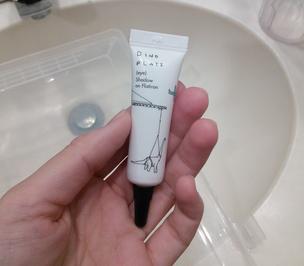 Too Cool for School cream eyeshadow, lavender