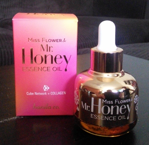 Banila Co. Miss flower & Mr.. Honey Essence Oil packaging