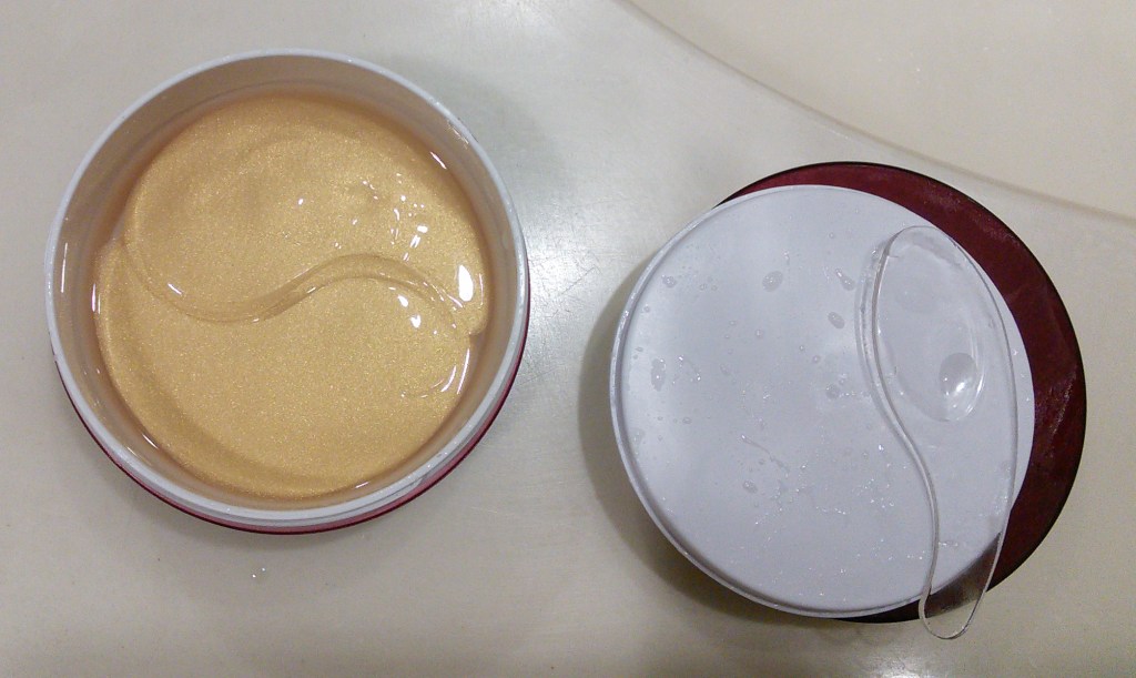 Berrisom Placenta Firming Hydro Gel Eye Patches in jar