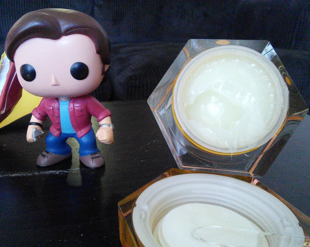 Opened jar of Banila Co. Miss Flower & Mr. Honey Cream