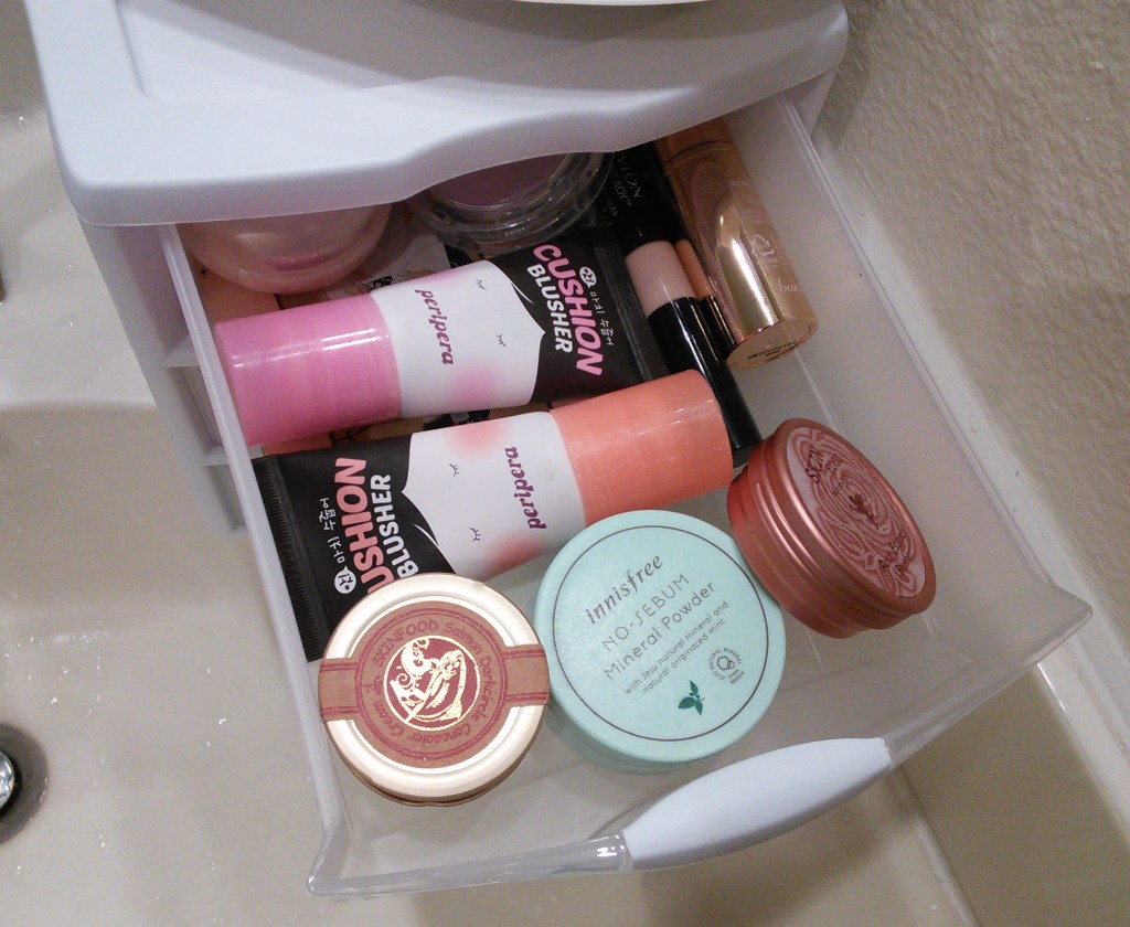 Korean concealer, powder, and blush makeup products