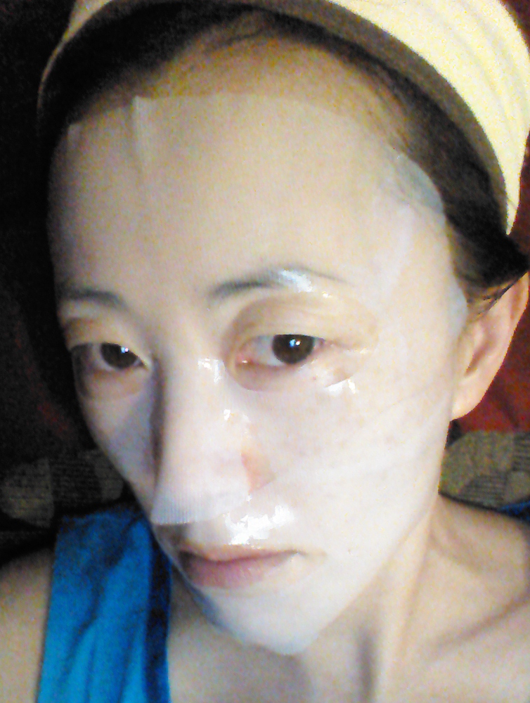 Wearing Skinfood Deep Sea Water Brightening Gel Mask