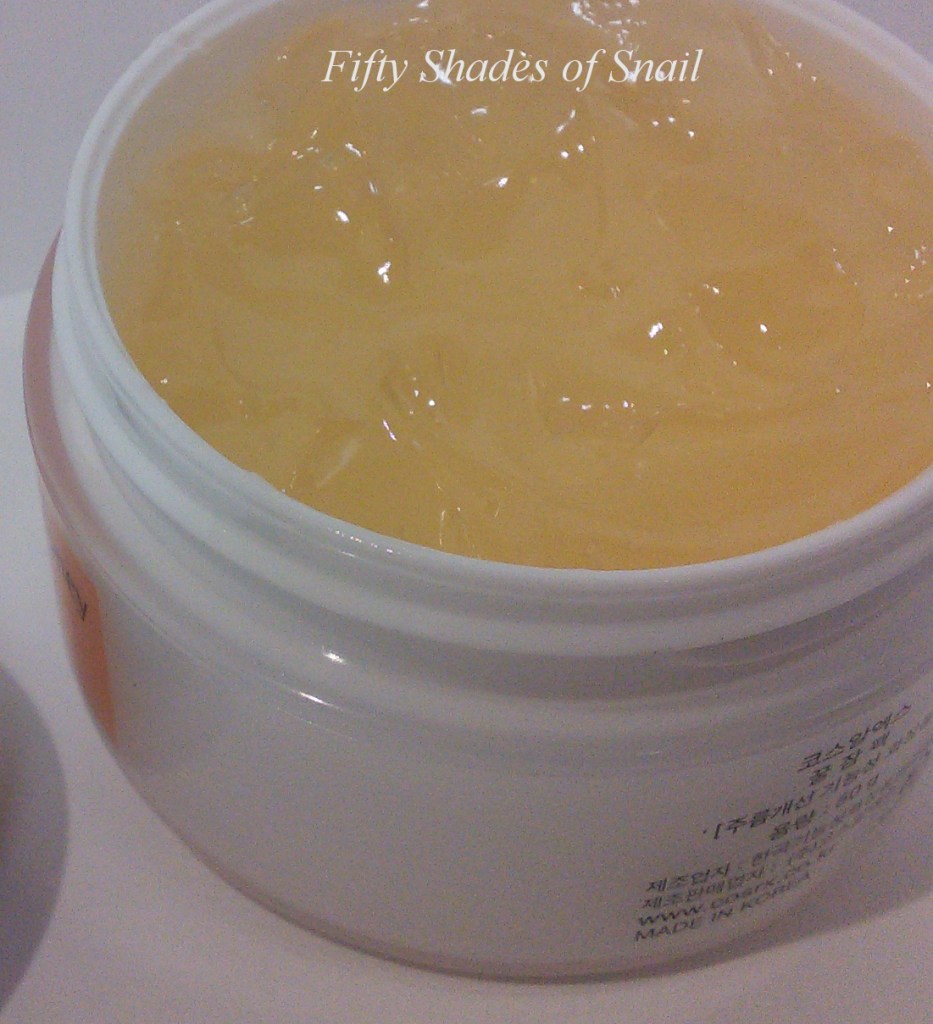 Cosrx Ultimate Moisturizing Honey Overnight Mask texture