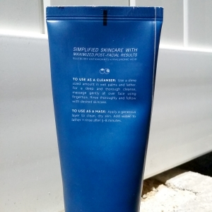 Glow Recipe Blueberry Bounce Gentle Cleanser back of tube