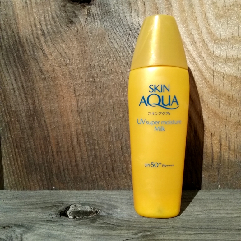 Skin Aqua UV Super Moisture Milk sunscreen